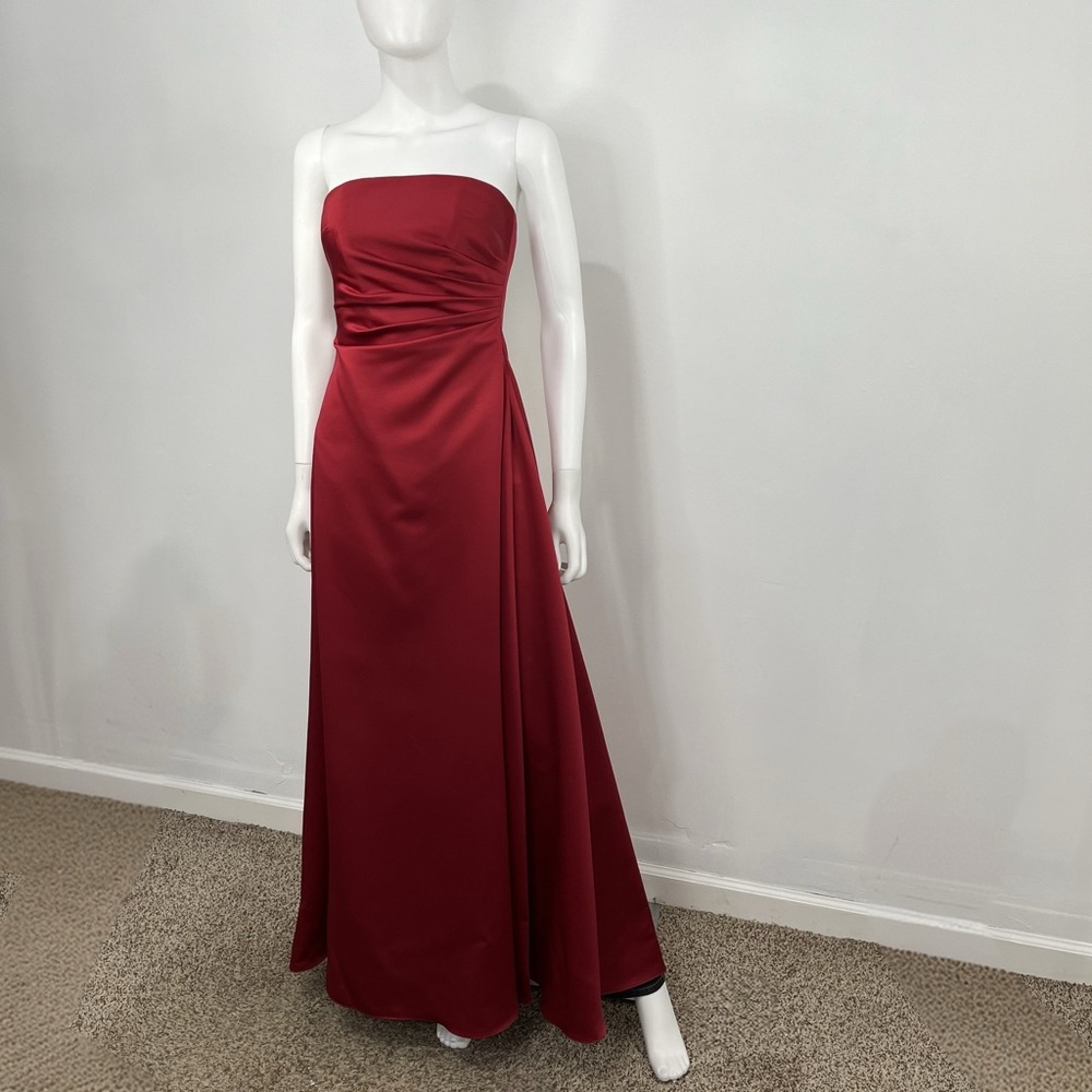 ✨❤️ NWT Michaelangelo Strapless Formal Gown – Elegant & Timeless! ❤️✨ - Picture 11 of 14